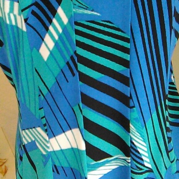 Signature by Robbie Bee - Picture 8 of 13